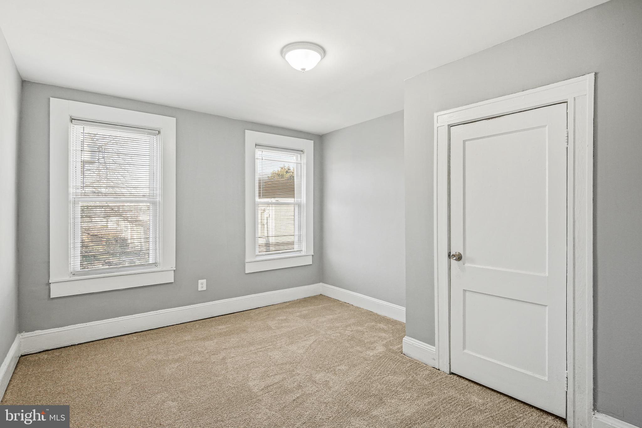 EVERGREEN LAWN - Residential