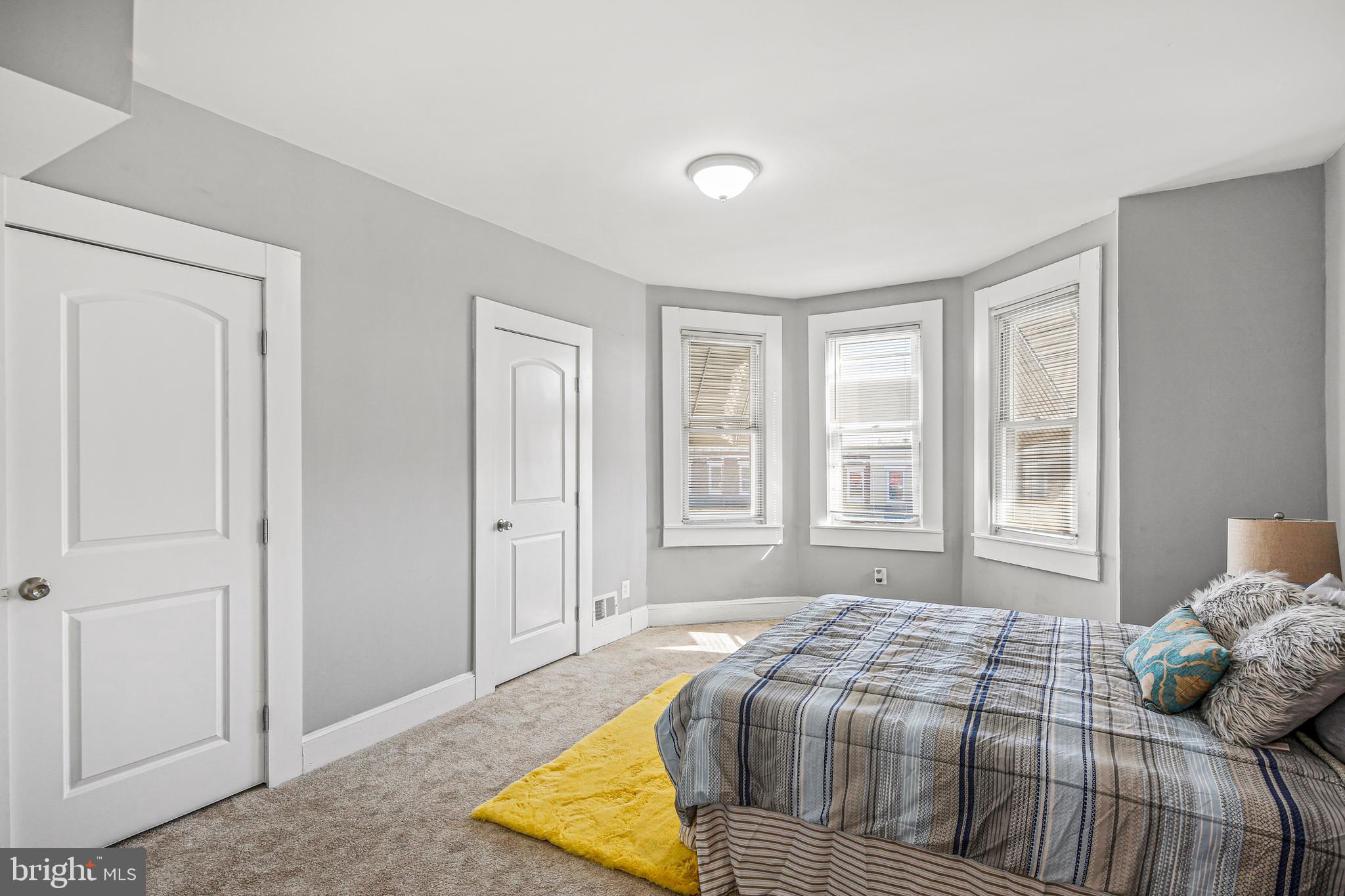 EVERGREEN LAWN - Residential