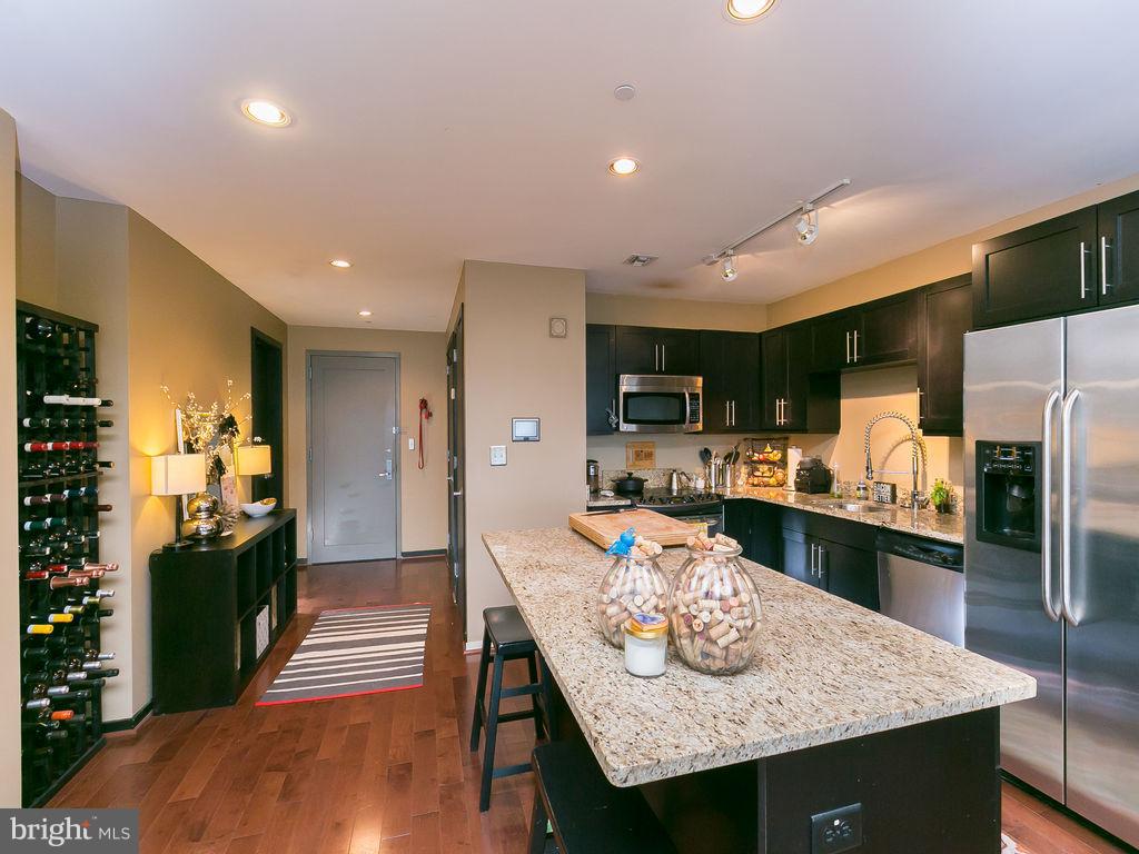 LOCUST POINT - Residential