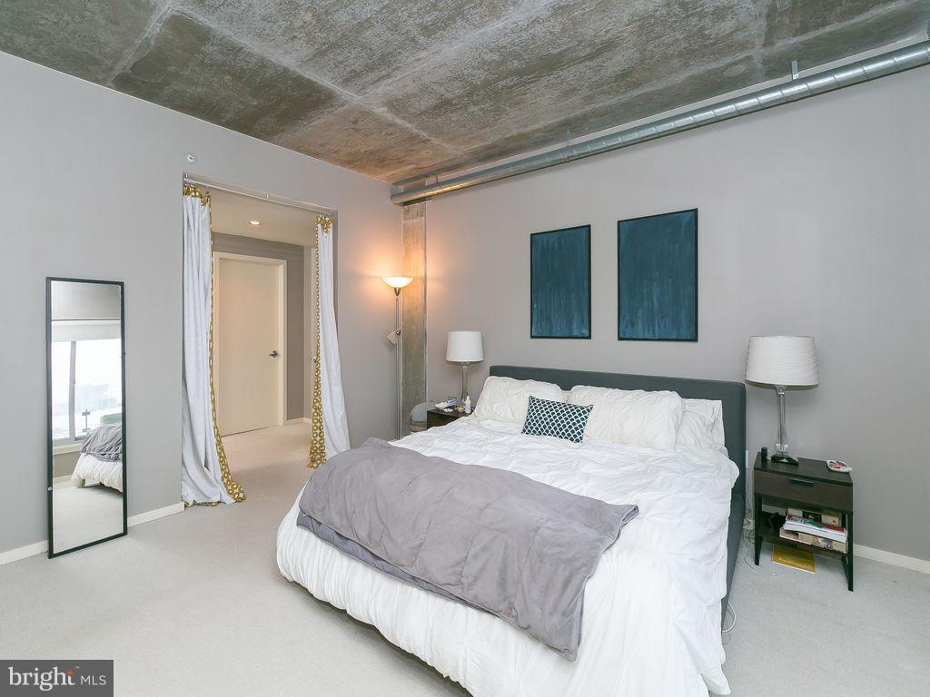 LOCUST POINT - Residential