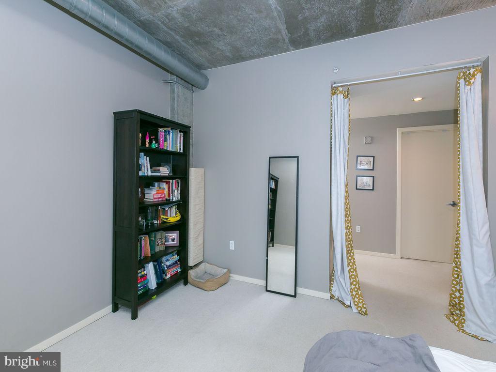 LOCUST POINT - Residential