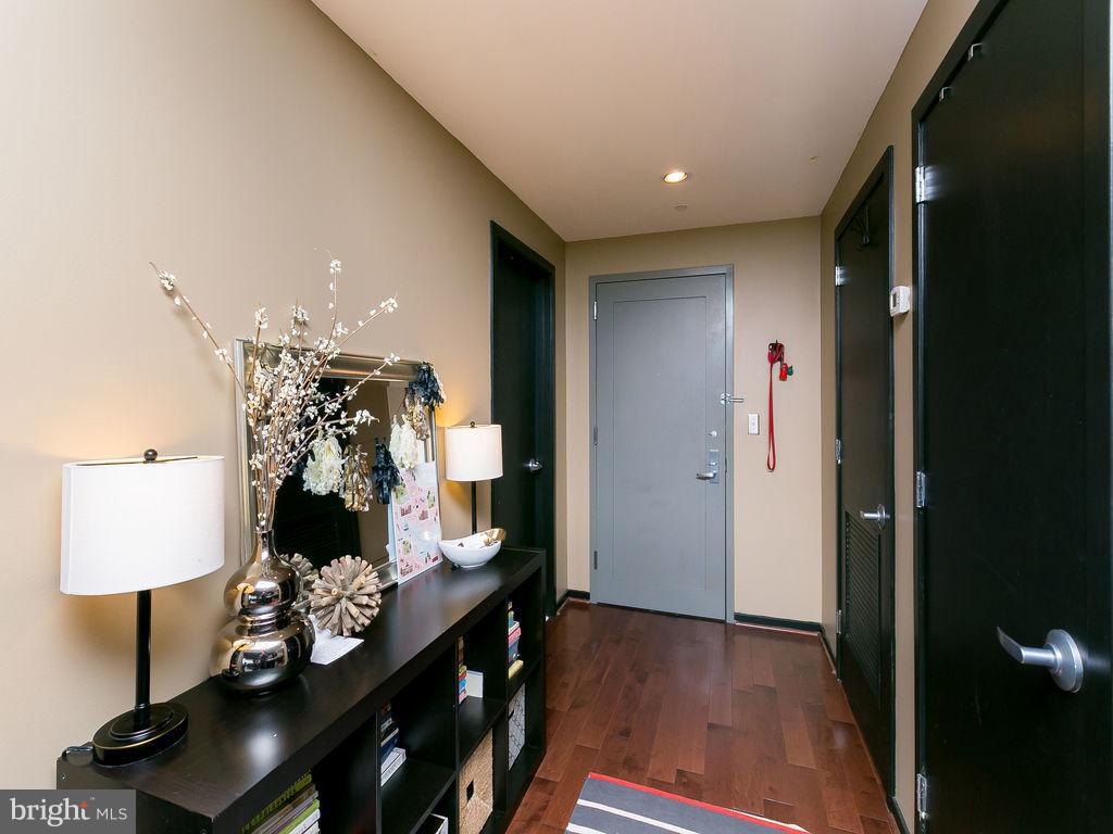 LOCUST POINT - Residential