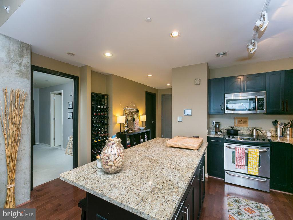 LOCUST POINT - Residential