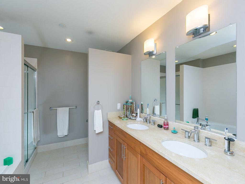 LOCUST POINT - Residential