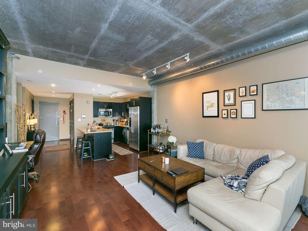 LOCUST POINT - Residential