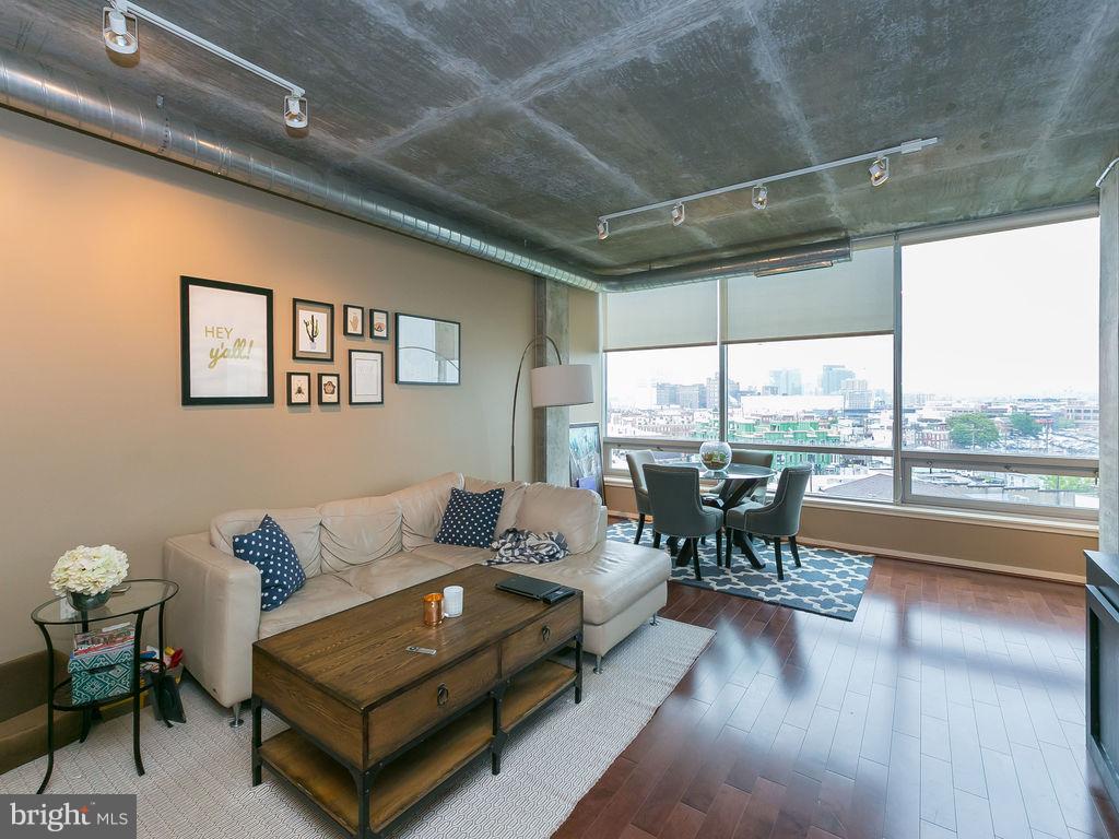 LOCUST POINT - Residential