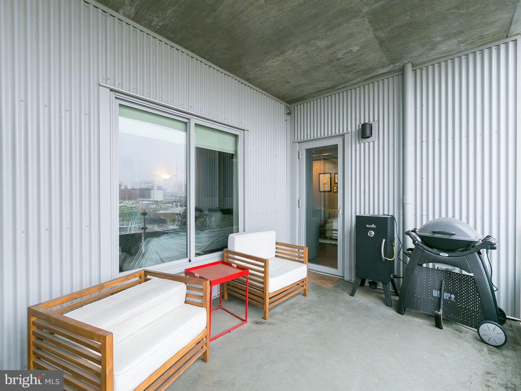 LOCUST POINT - Residential