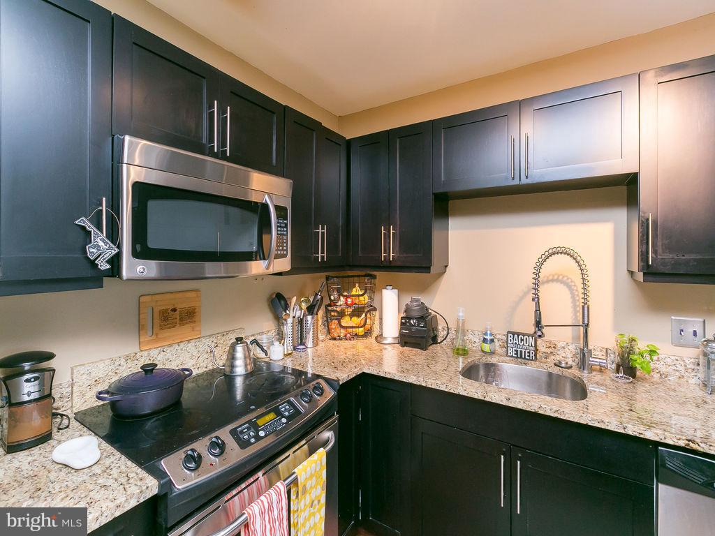 LOCUST POINT - Residential