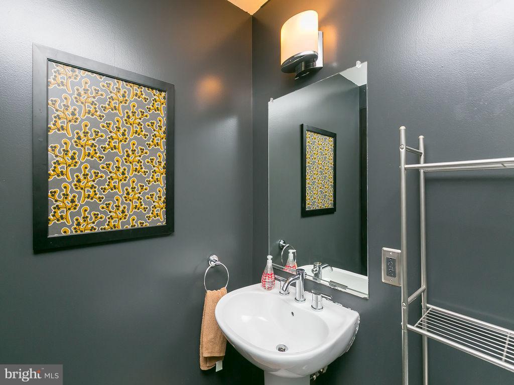 LOCUST POINT - Residential