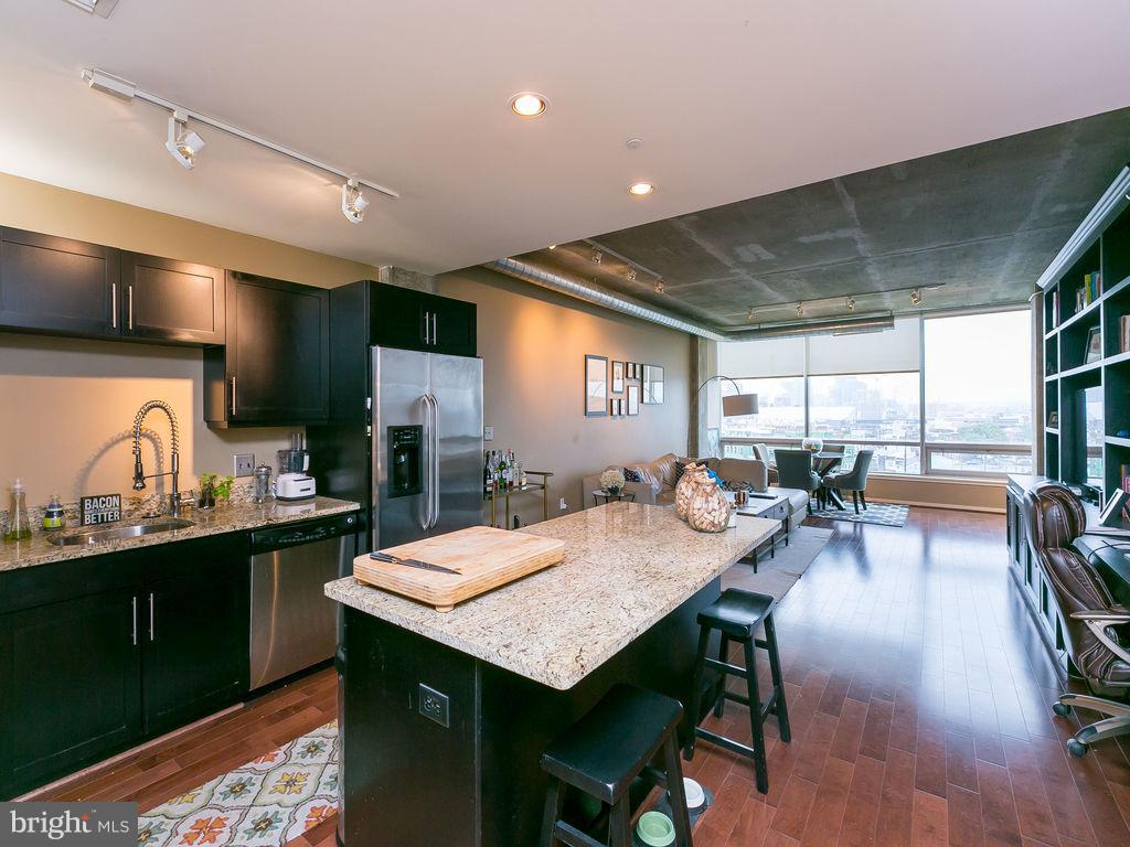 LOCUST POINT - Residential