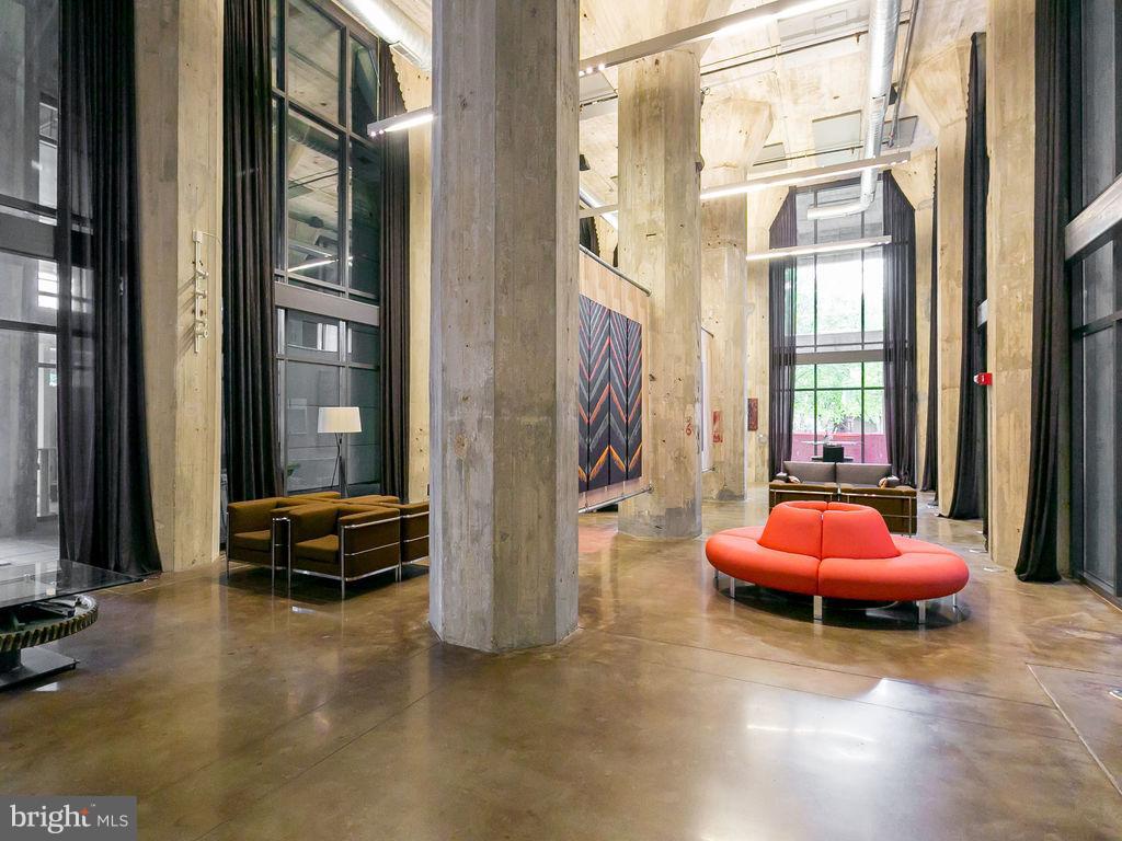 LOCUST POINT - Residential