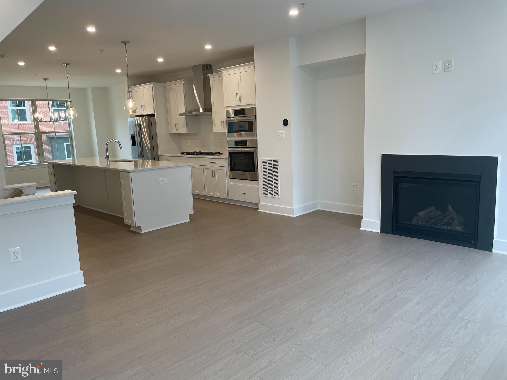 THE GROVE - Residential Lease