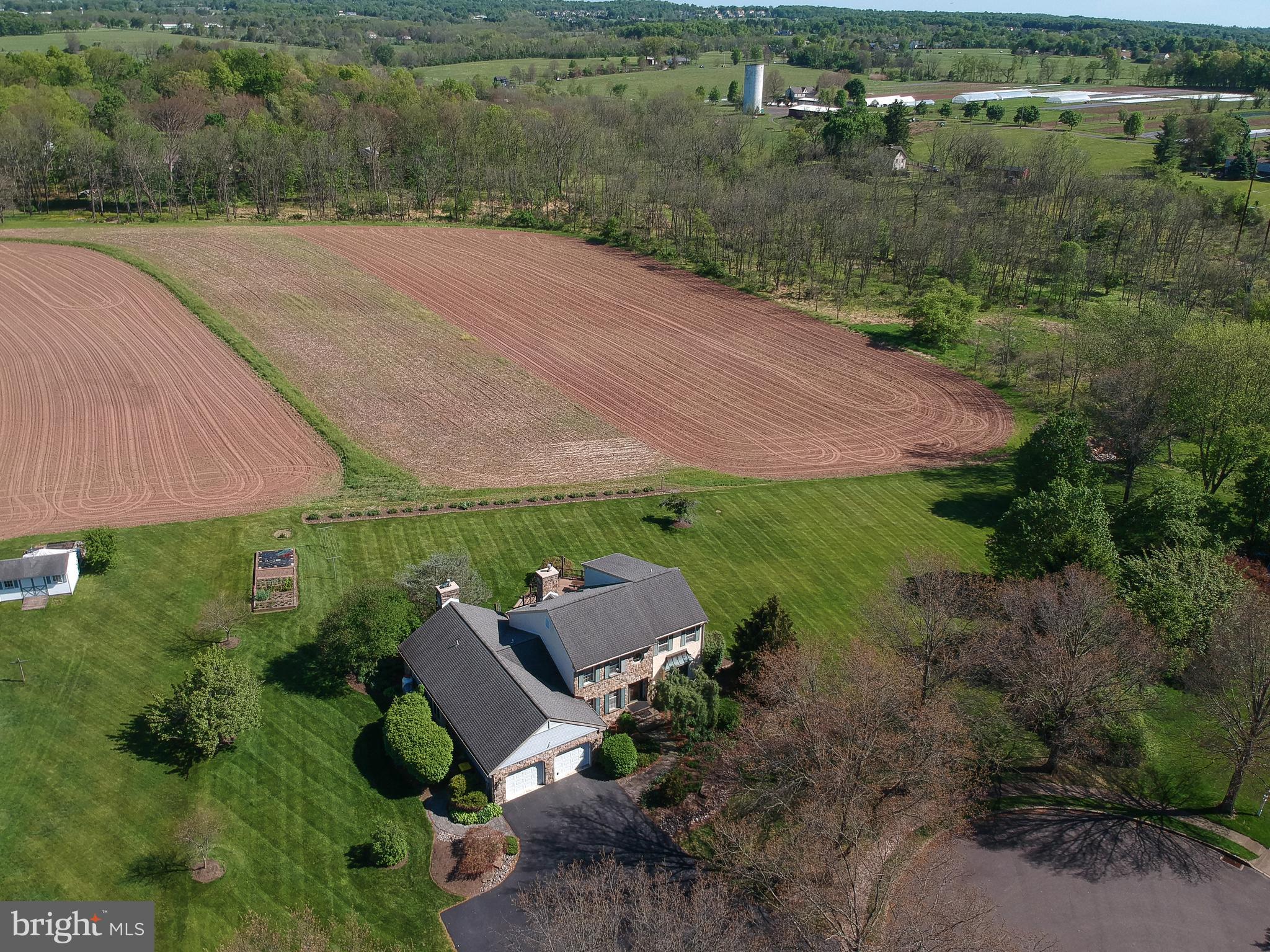 HILLTOWN - Residential