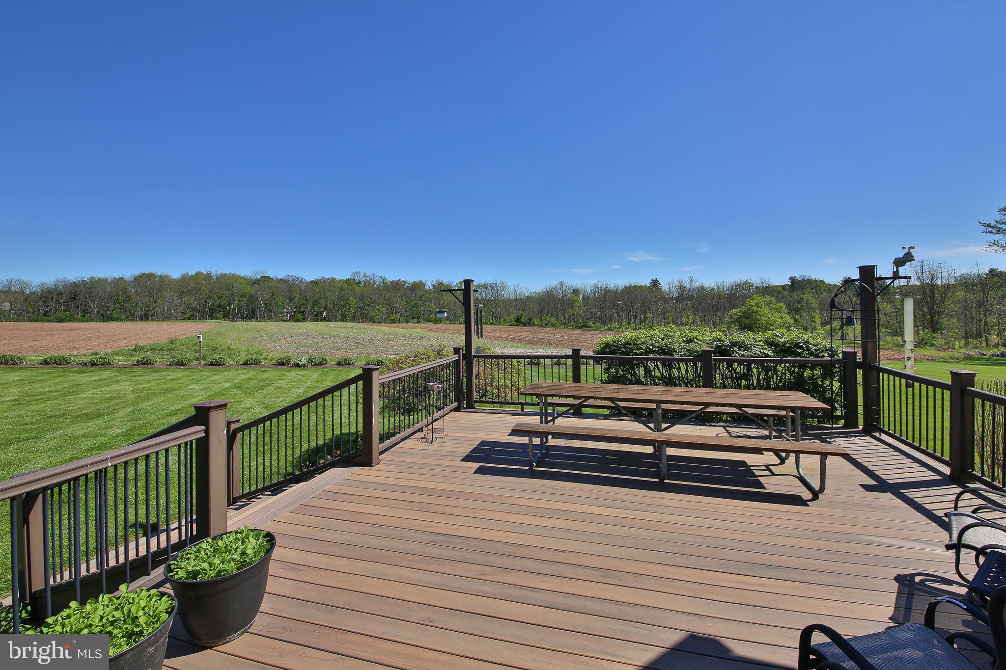 HILLTOWN - Residential