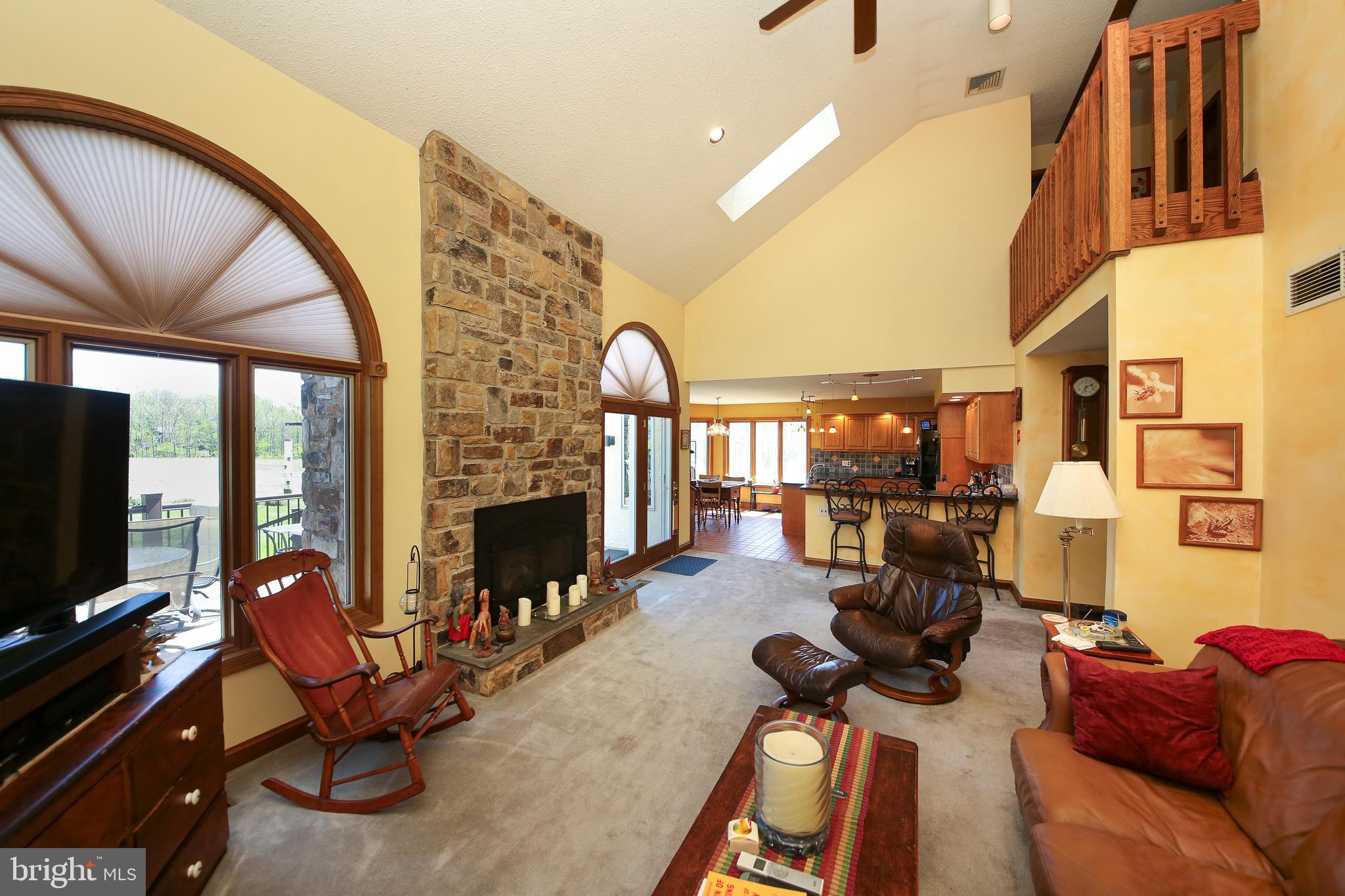 HILLTOWN - Residential