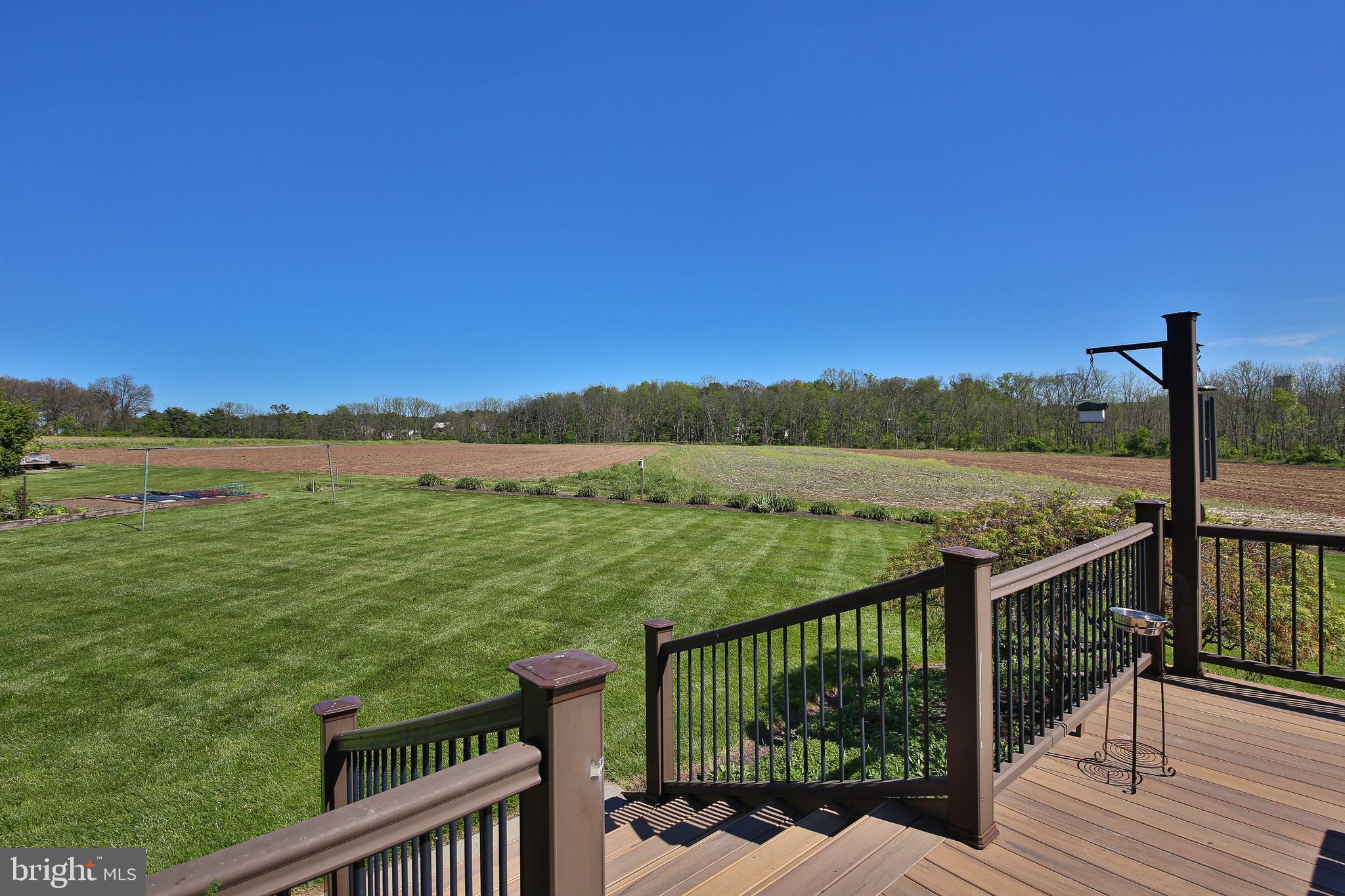 HILLTOWN - Residential