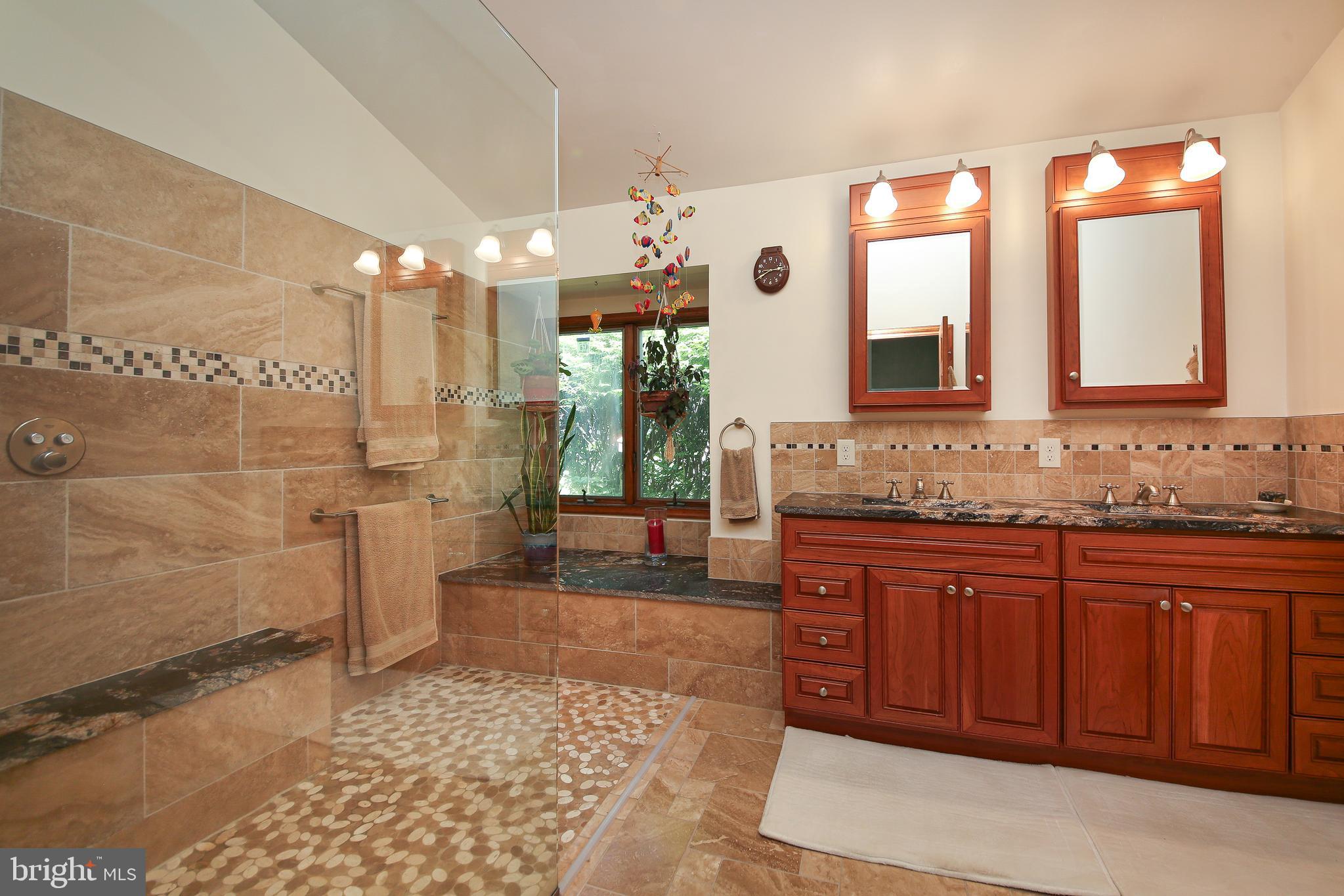 HILLTOWN - Residential