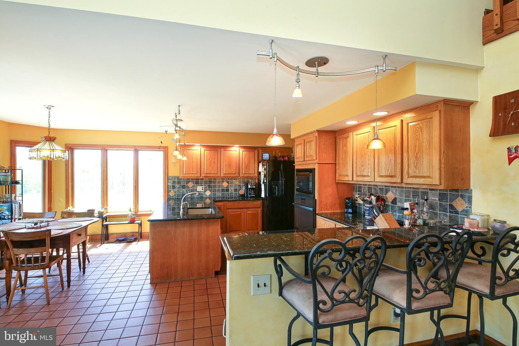 HILLTOWN - Residential