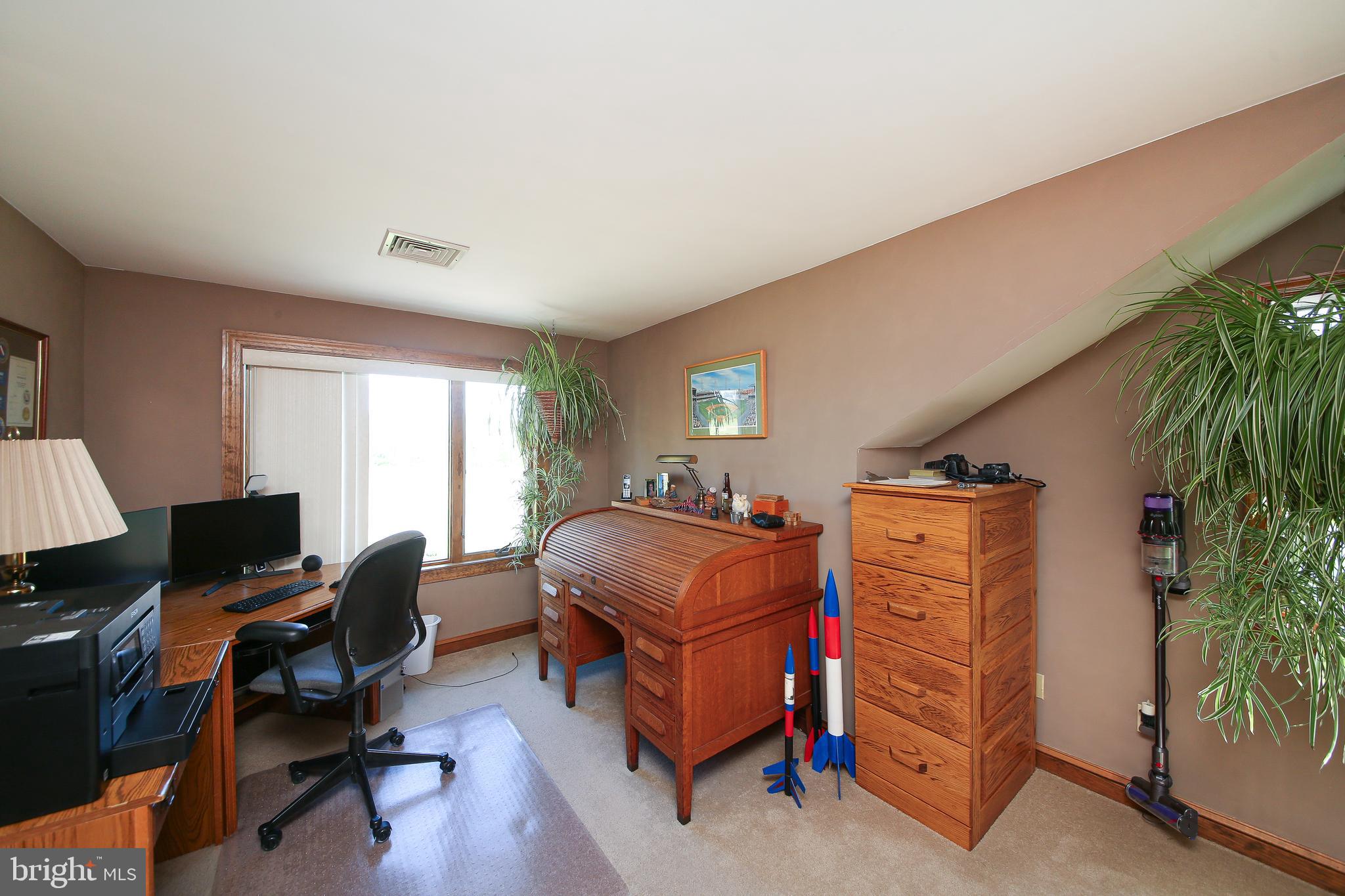 HILLTOWN - Residential