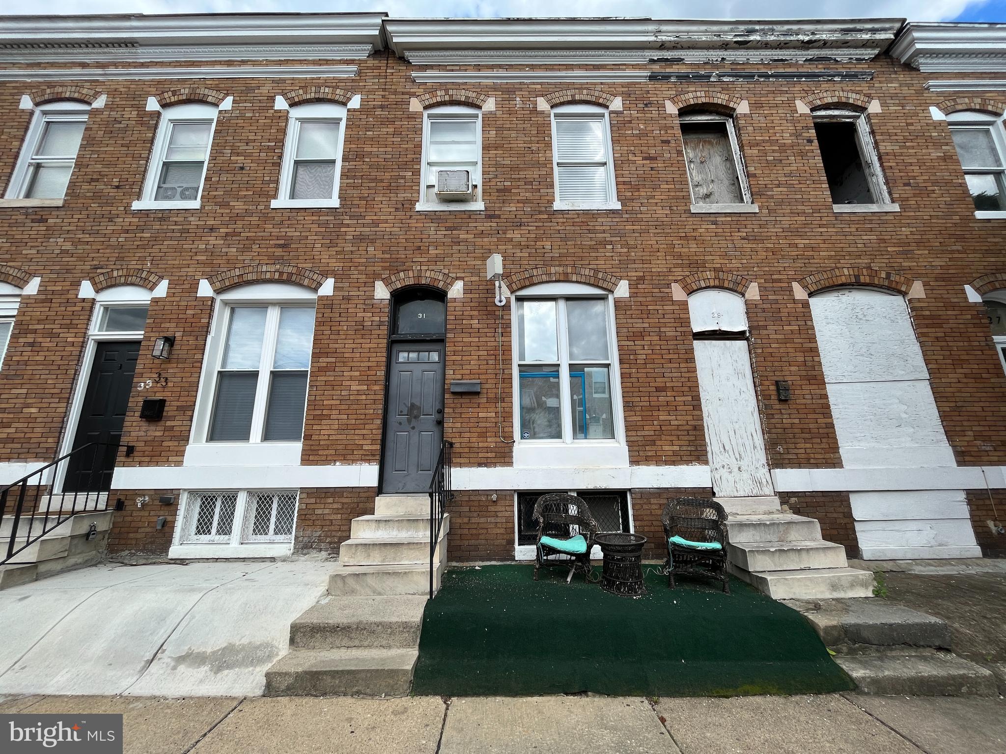 ONLINE AUCTION: Bidding begins 9/8/2025 @ 10:00 AM. Bidding ends 9/10/2025 @ 6:30 PM. List Price is Suggested Opening Bid. Deposit: $5,000.
2 story townhome in the Penrose/Fayette Street Outreach neighborhood.
Nearby attractions include the Westside Shopping Center and Daisy Field, offering retail and recreation.
Nearest traffic arteries are W Baltimore St and S Monroe St.
Property is believed to be vacant.