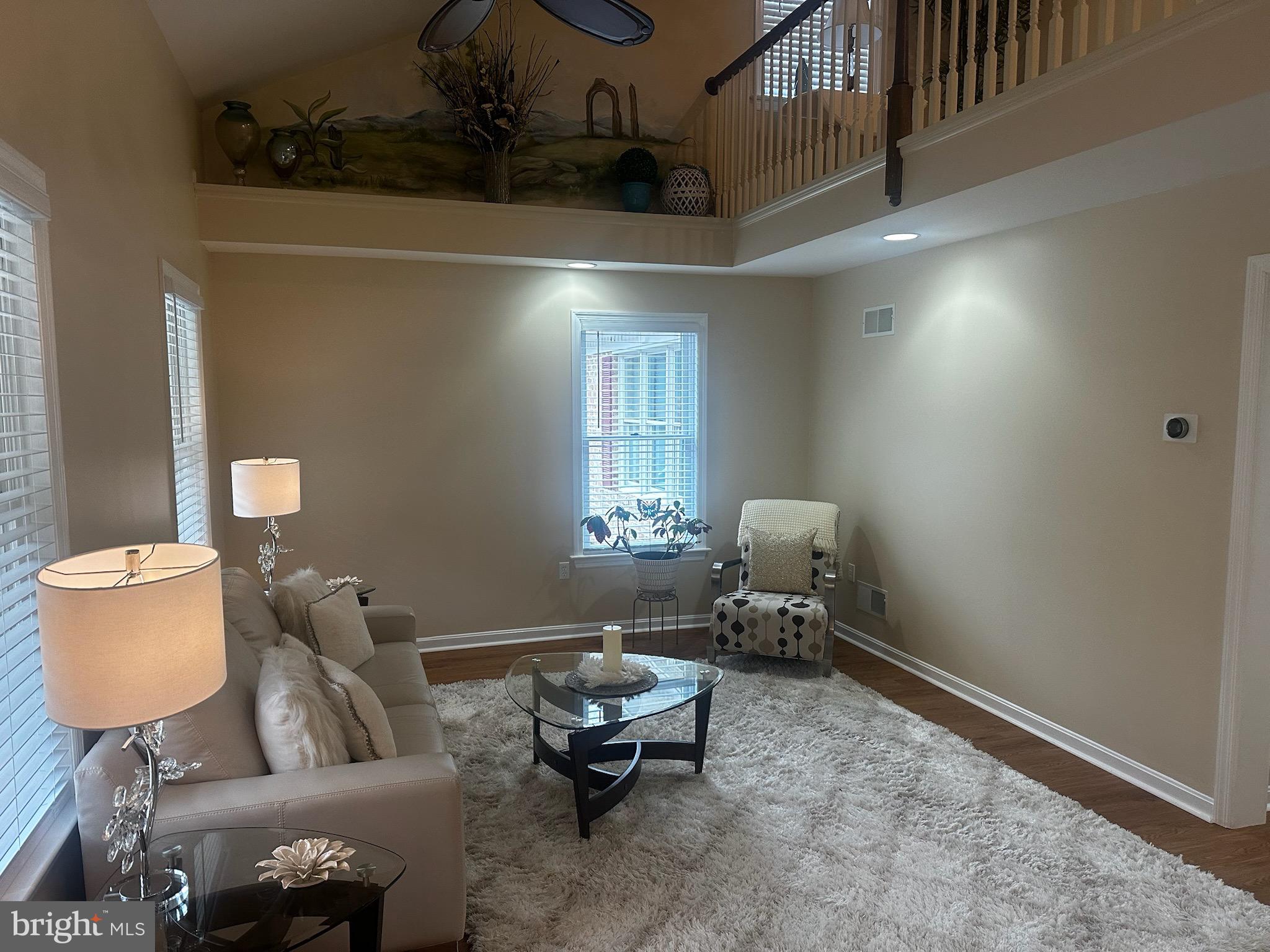 TIMBER VILLA - Residential