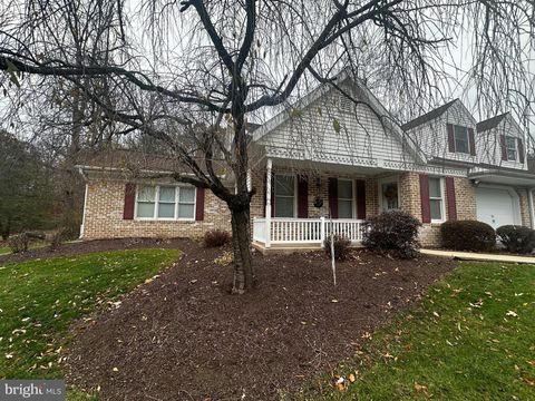 Photo of 91 Timber Villa, ELIZABETHTOWN, PA 17022 (MLS # PALA2079712)