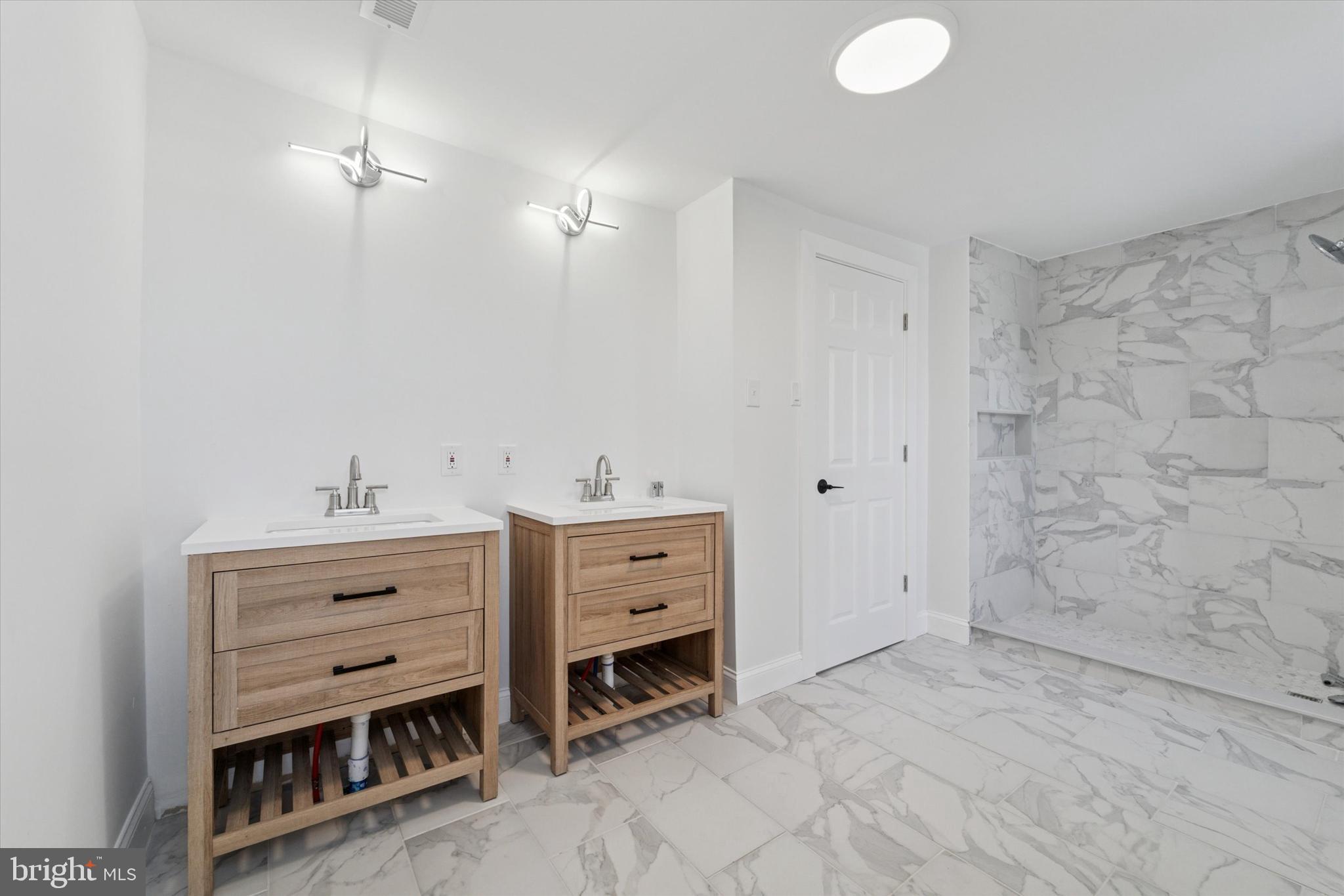 OLDE KENSINGTON - Residential