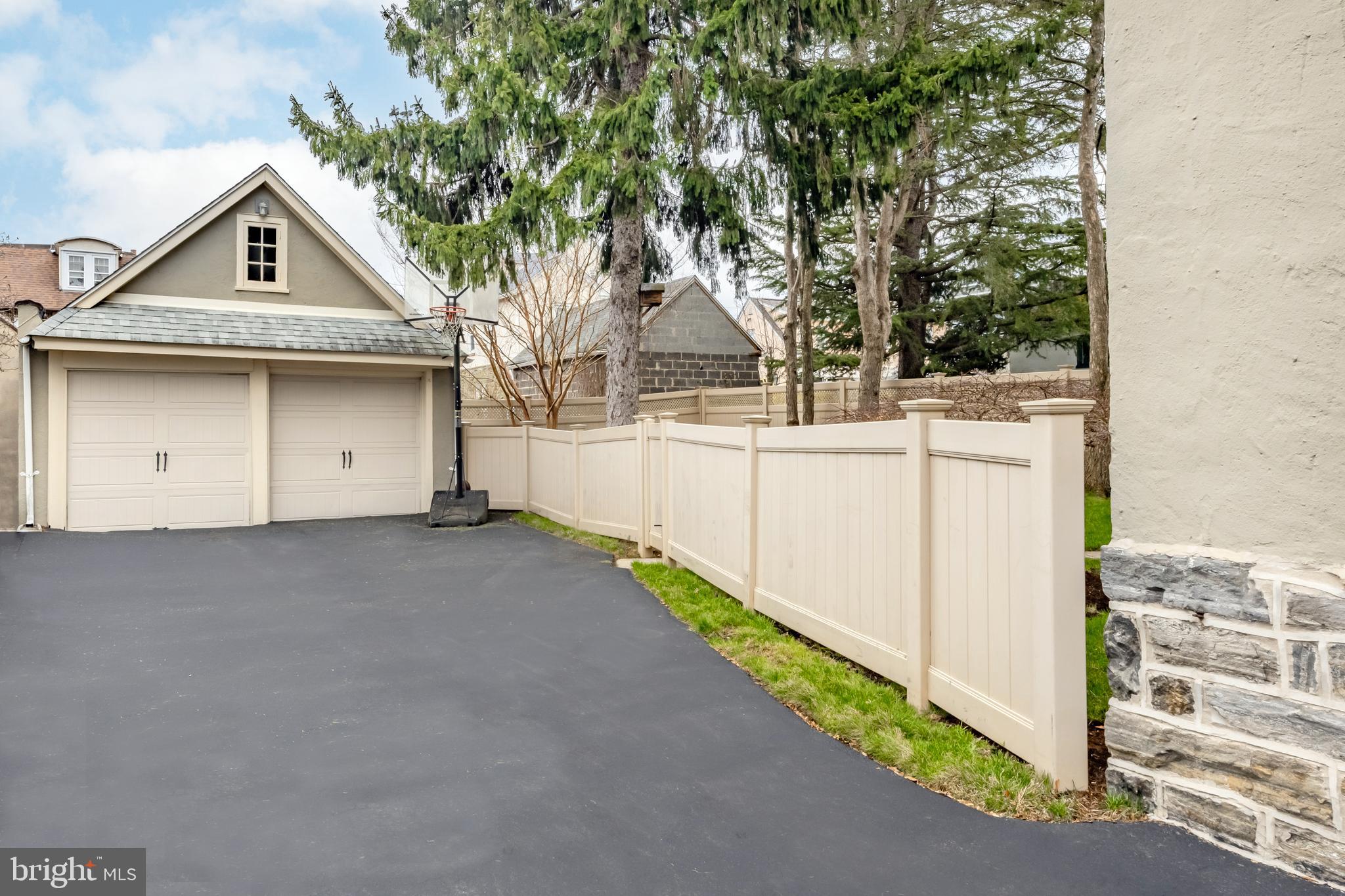 ARDMORE PARK - Residential