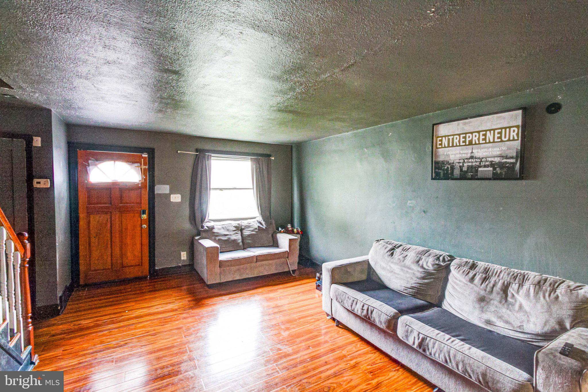 853 DELVIEW DRIVE