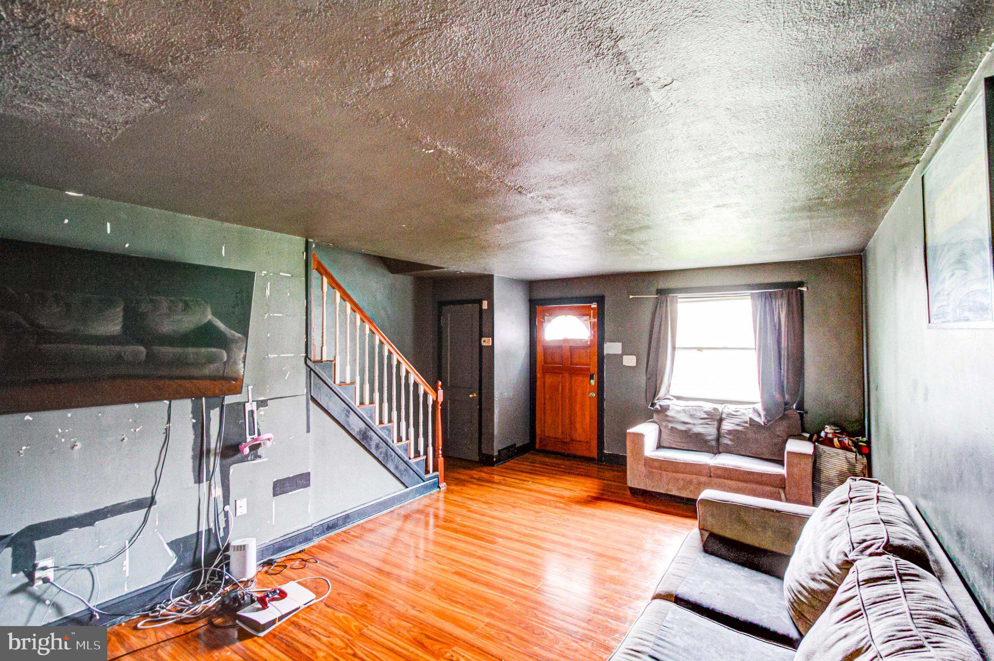 853 DELVIEW DRIVE