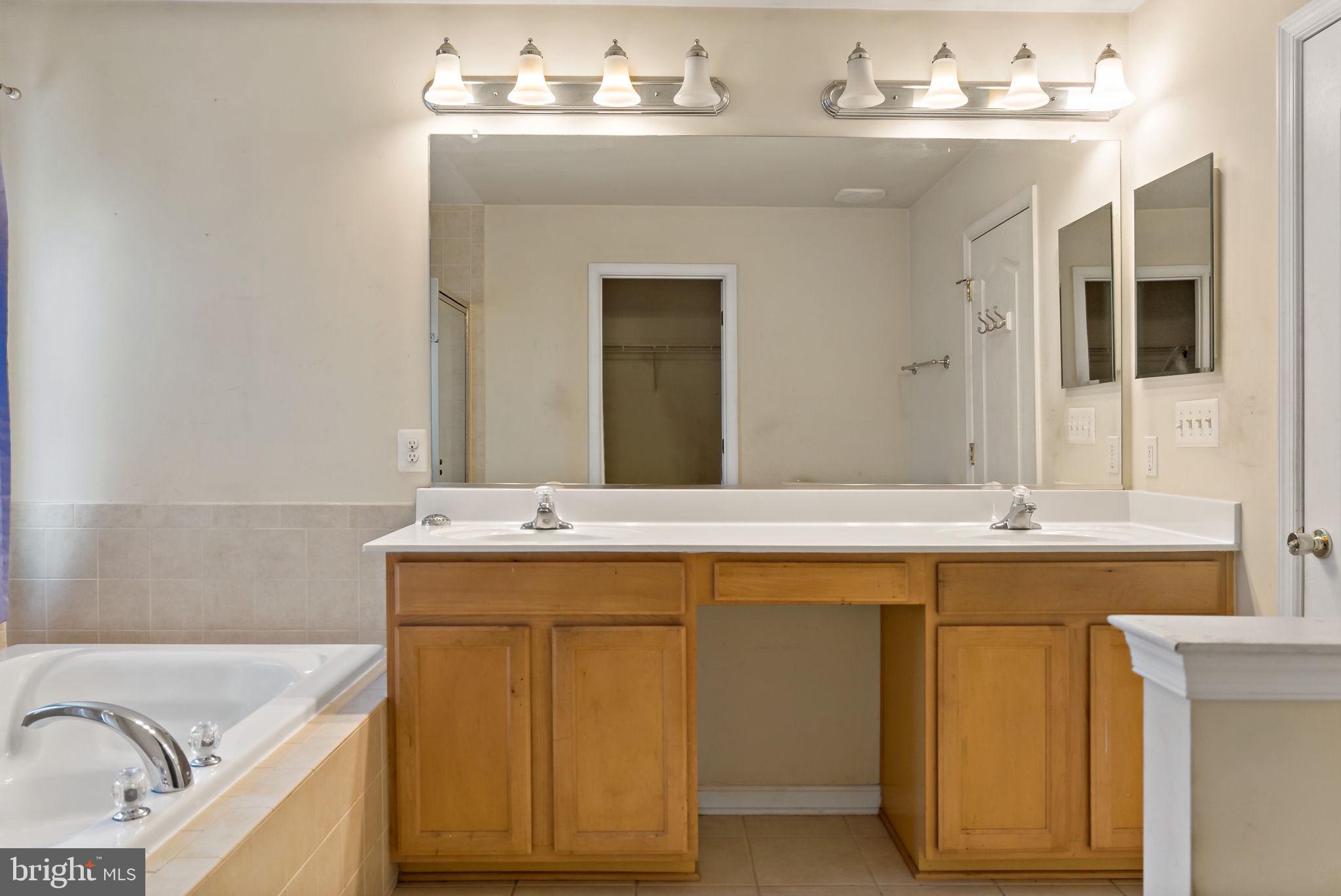 ARCHERS ROCK - Residential