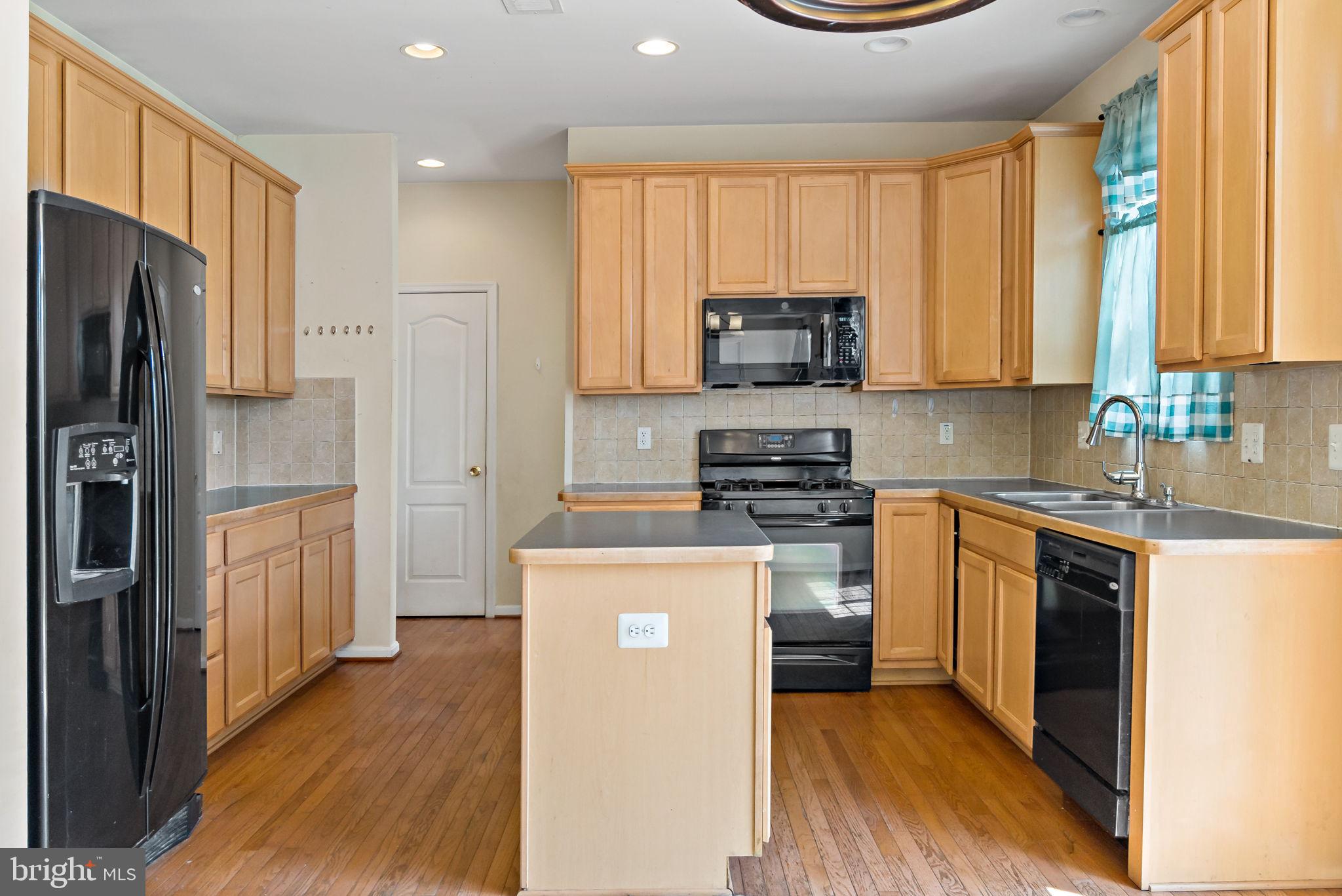 ARCHERS ROCK - Residential