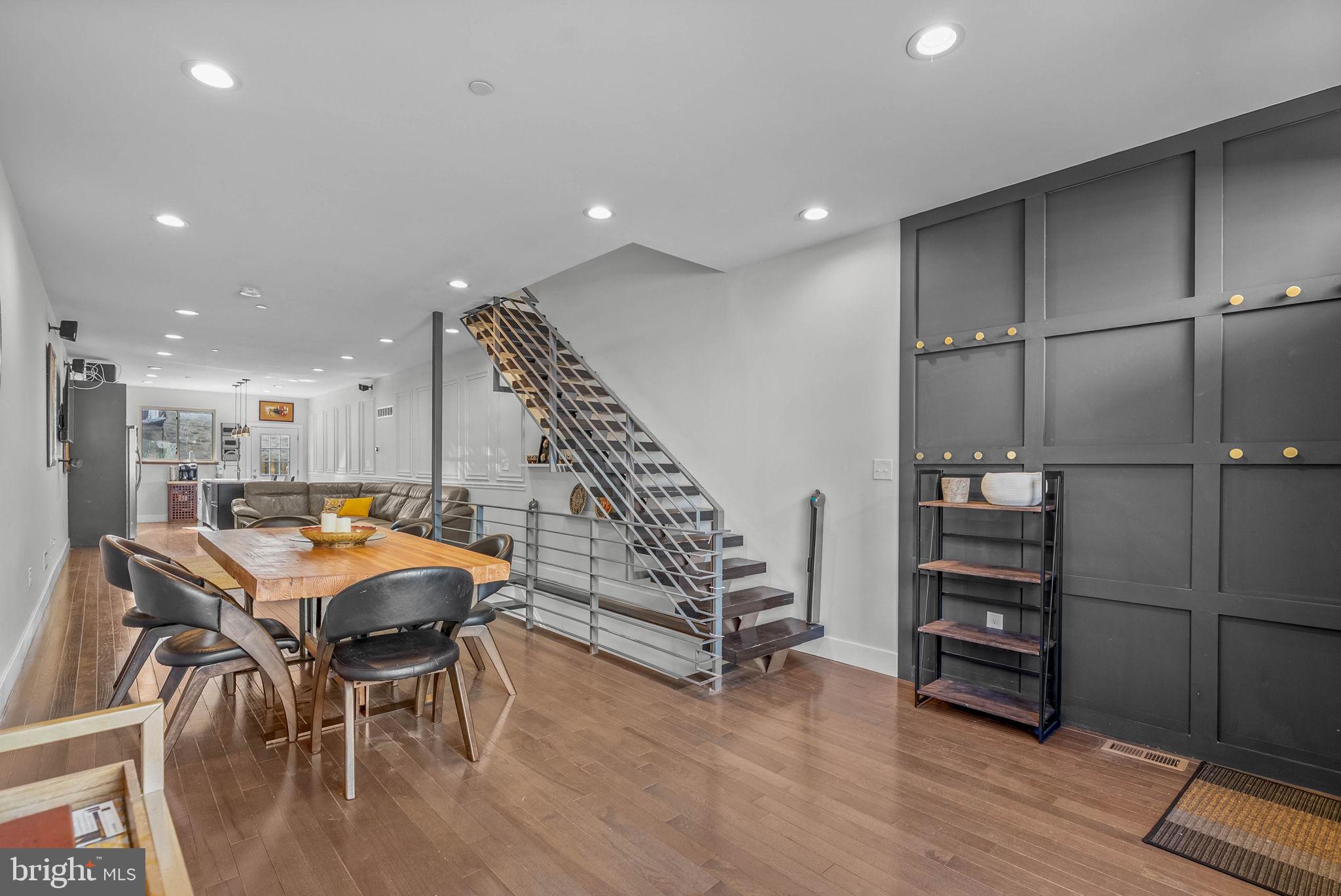 EAST KENSINGTON - Residential