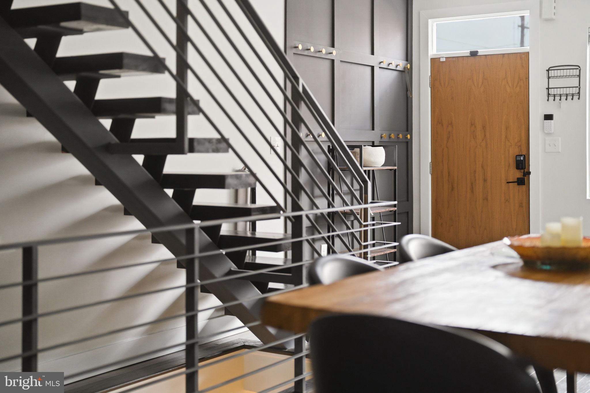 EAST KENSINGTON - Residential