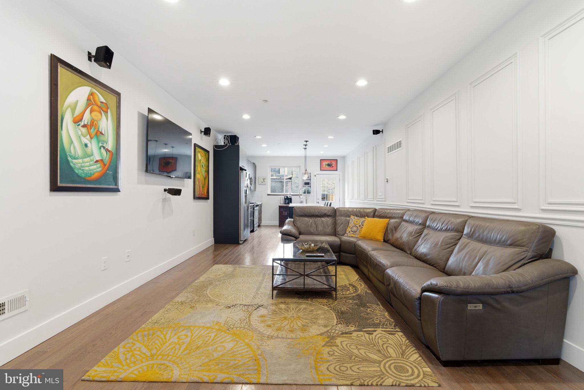 EAST KENSINGTON - Residential