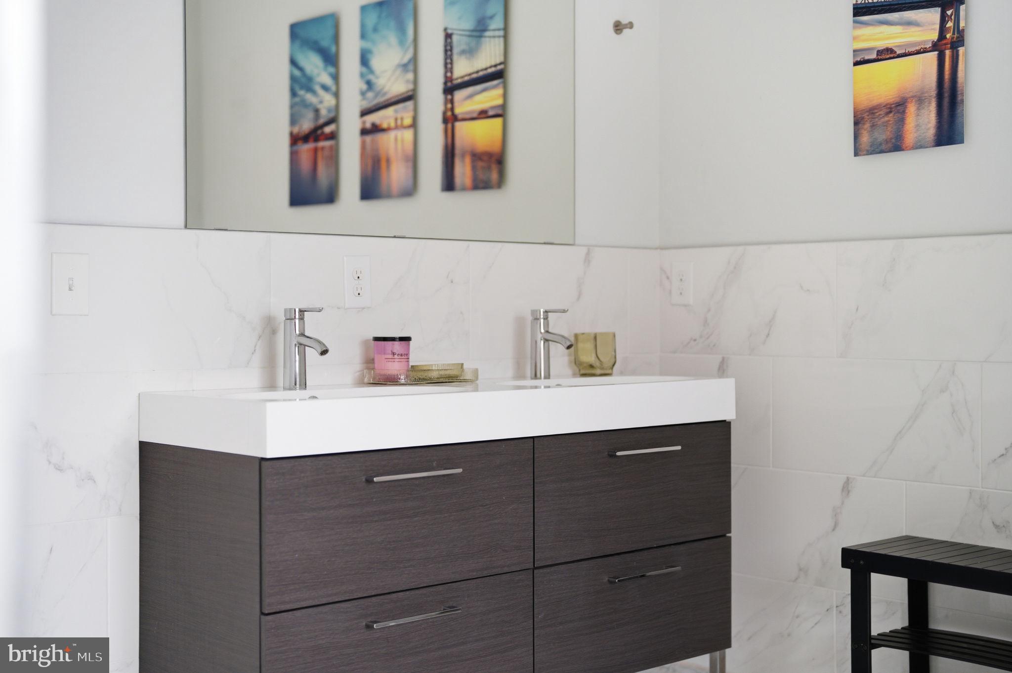 EAST KENSINGTON - Residential