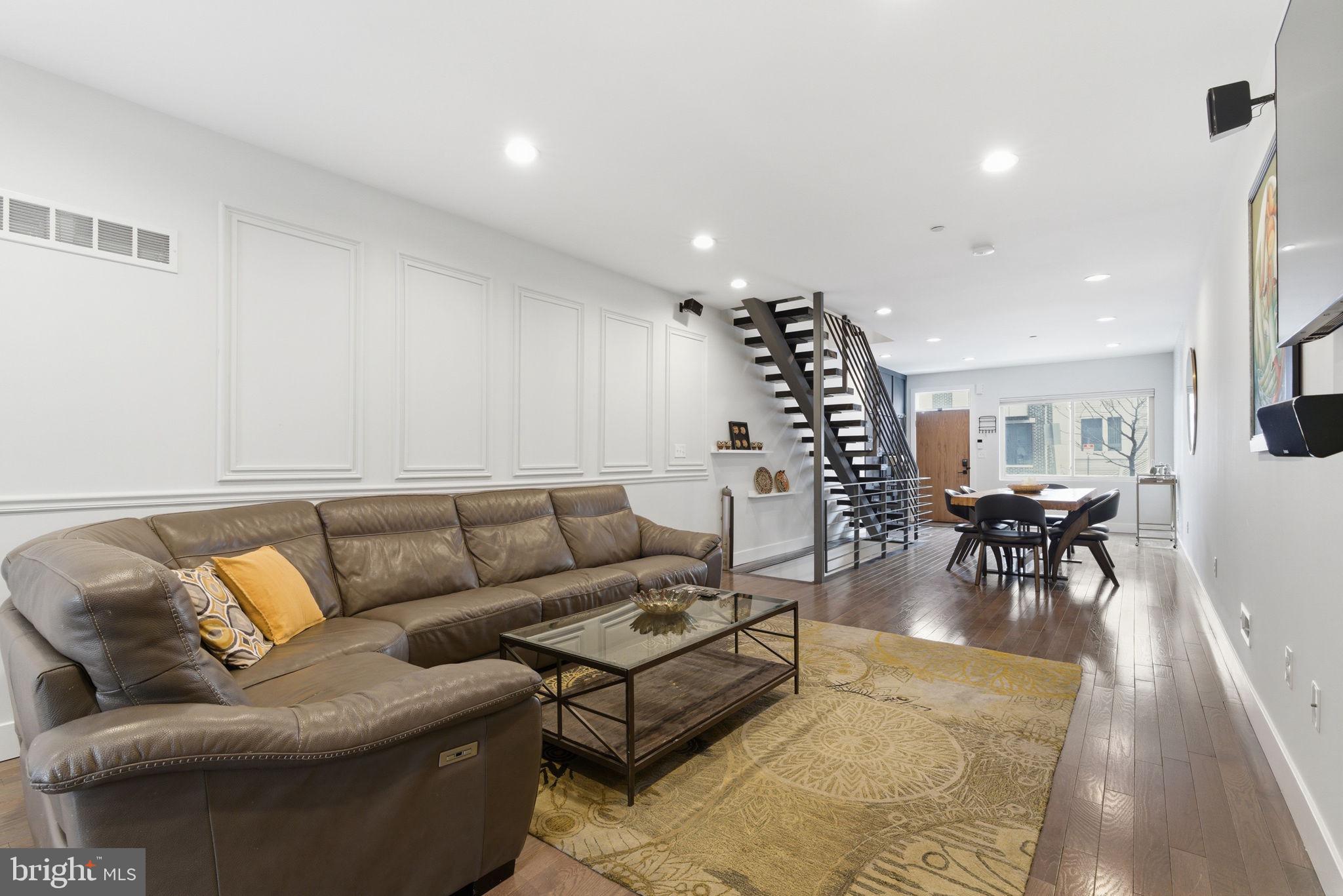 EAST KENSINGTON - Residential