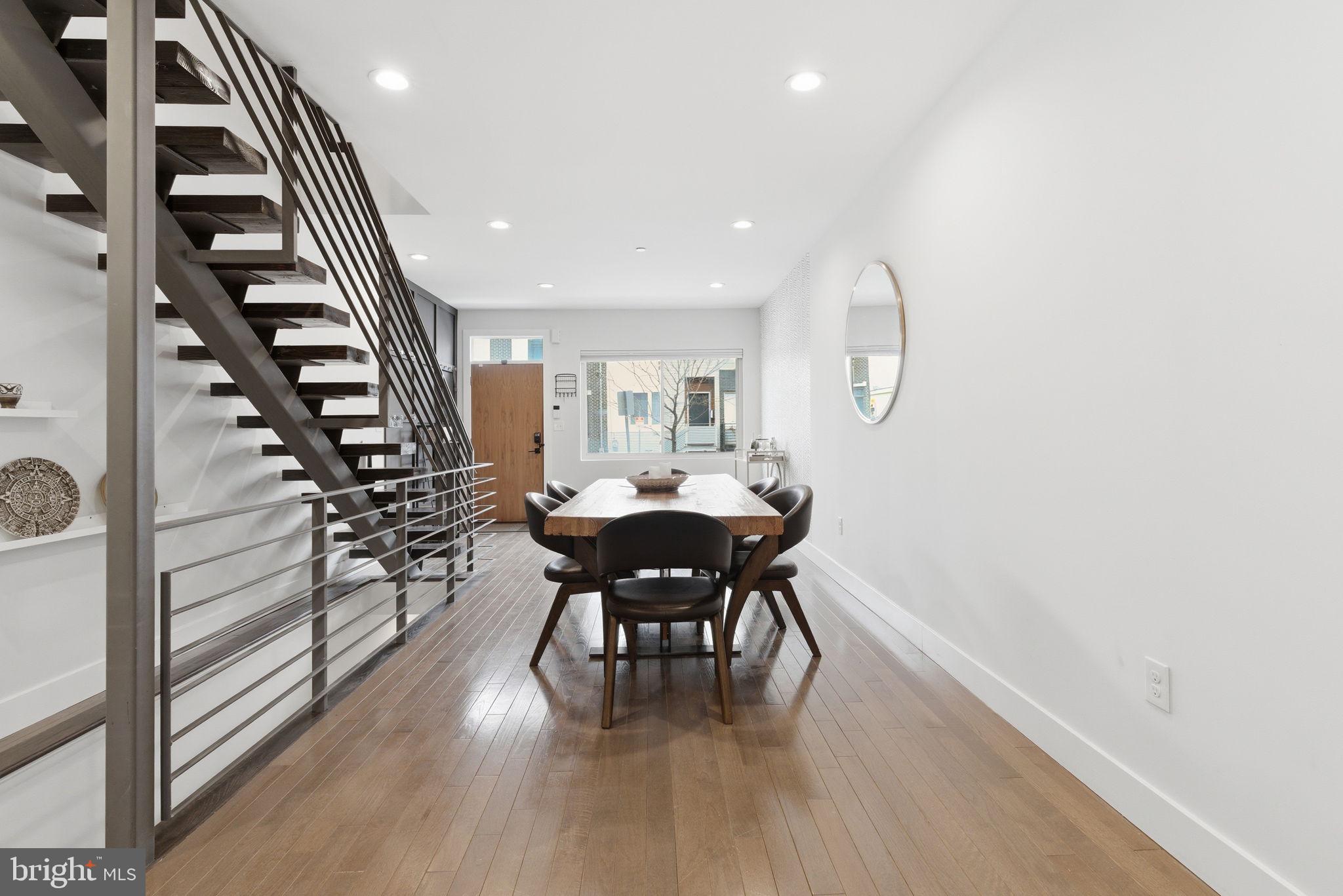 EAST KENSINGTON - Residential