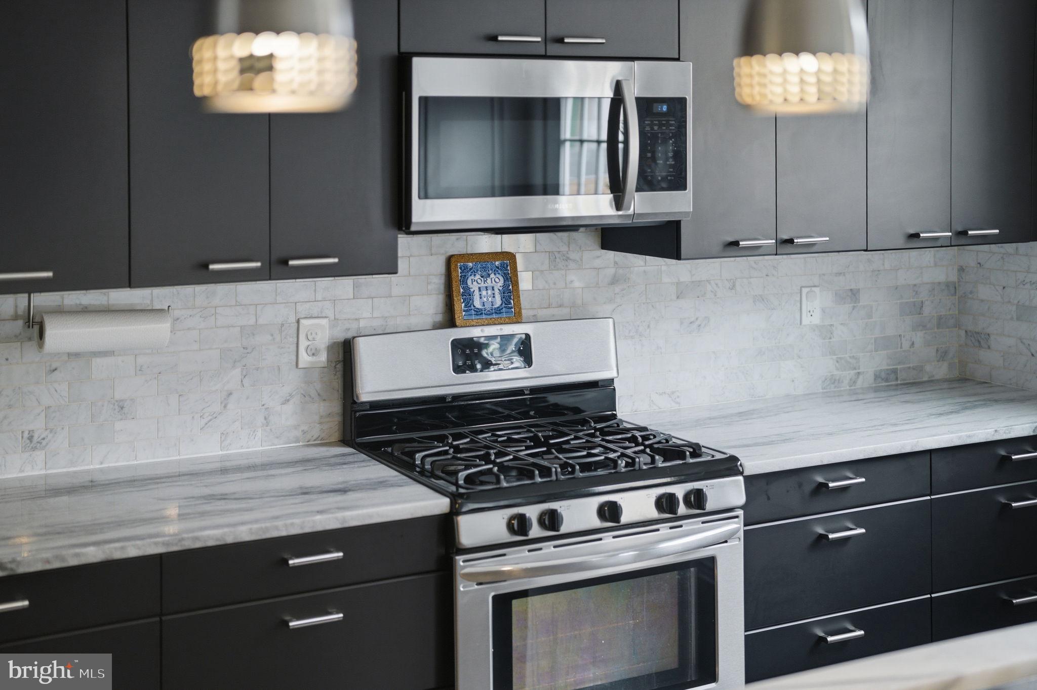 EAST KENSINGTON - Residential