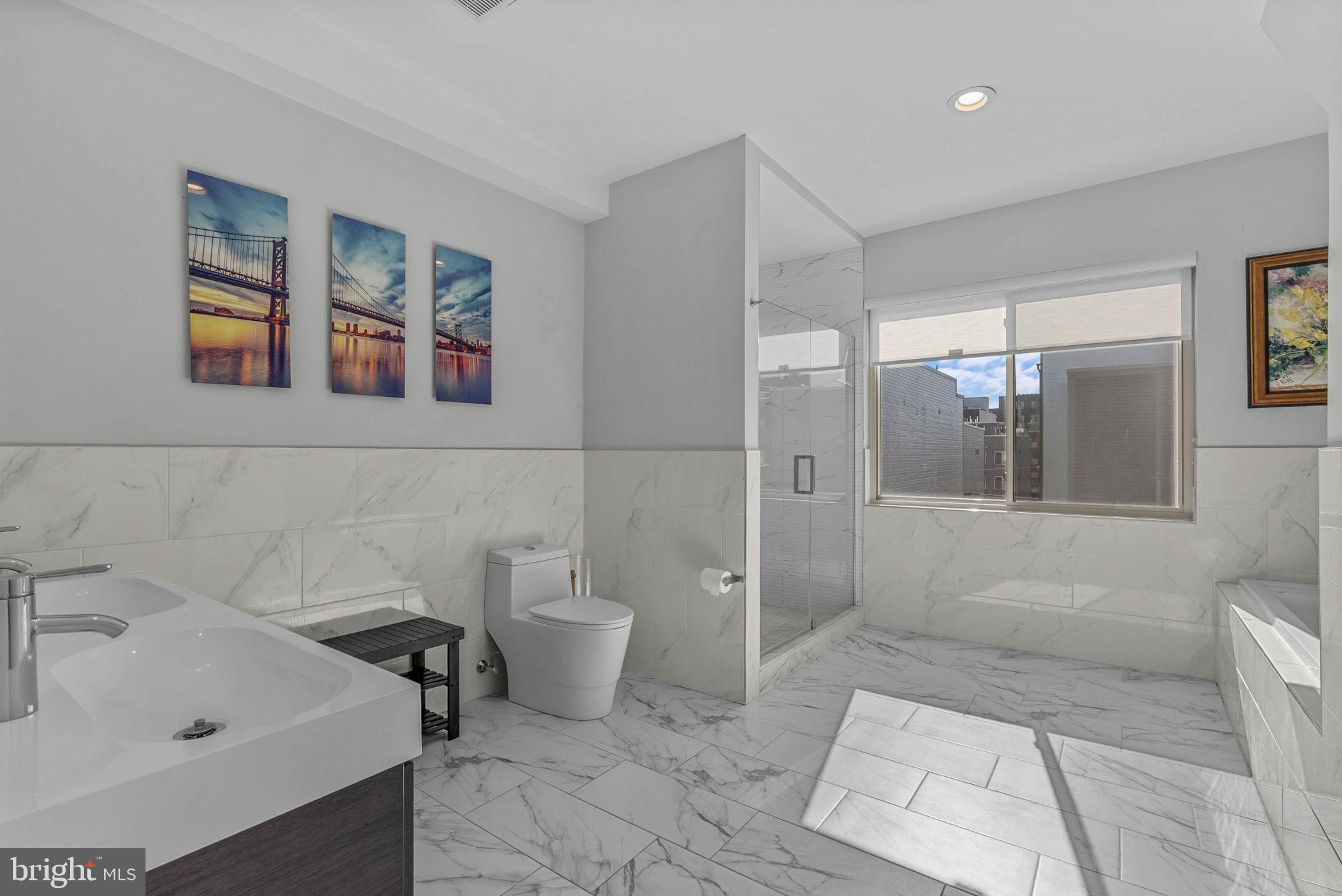 EAST KENSINGTON - Residential