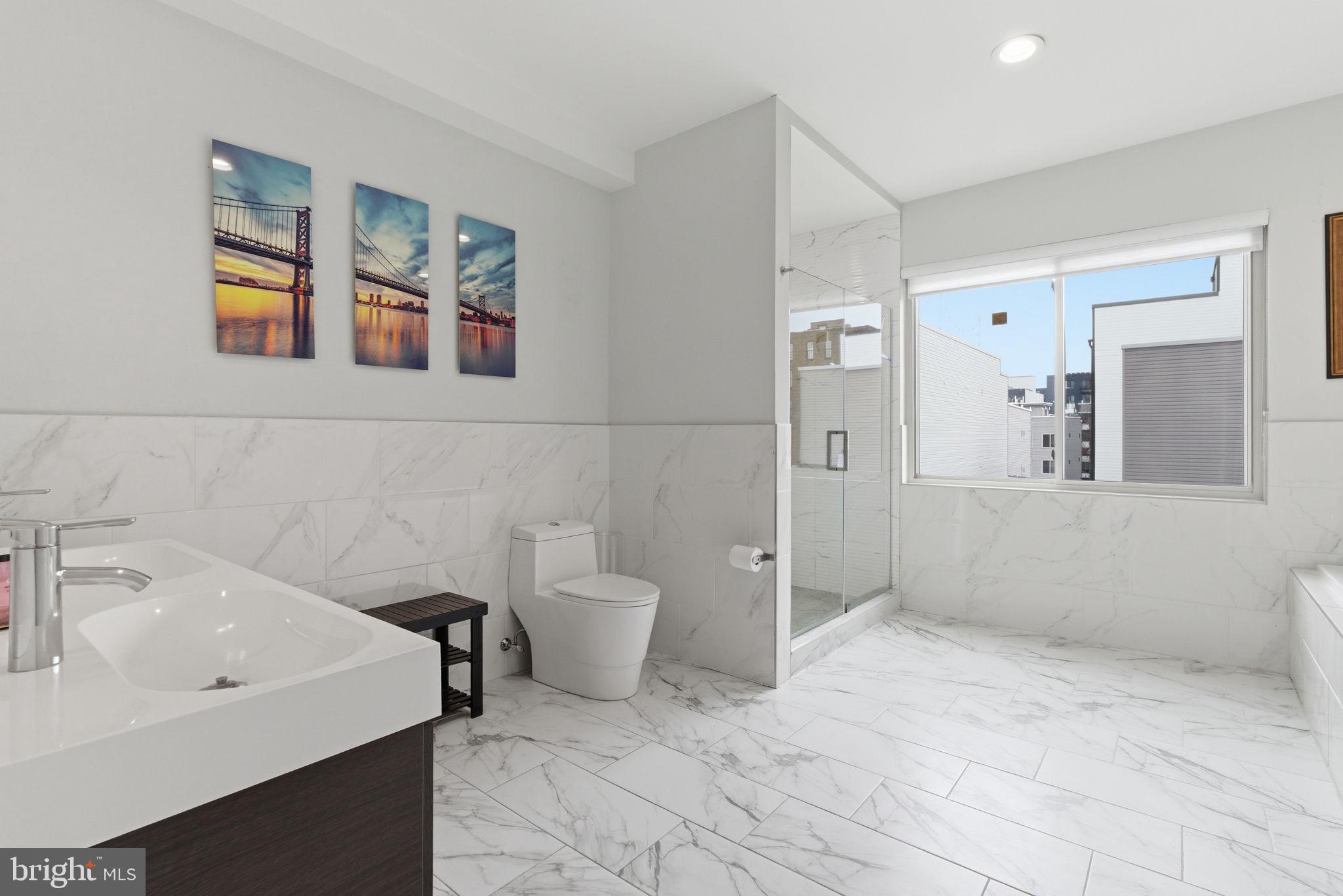 EAST KENSINGTON - Residential