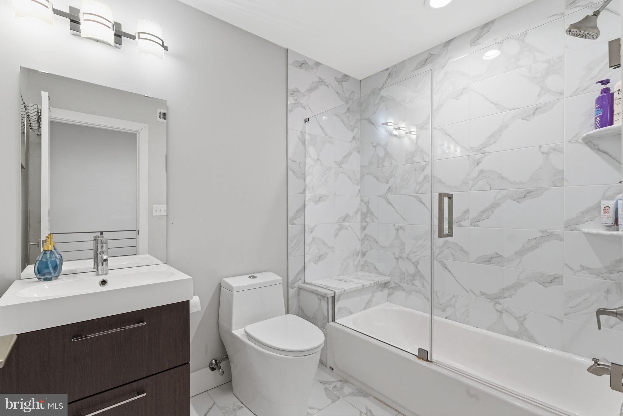 EAST KENSINGTON - Residential