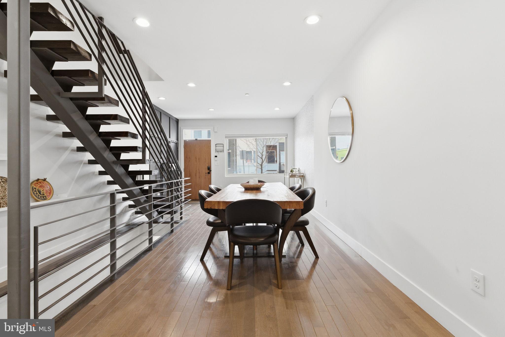 EAST KENSINGTON - Residential