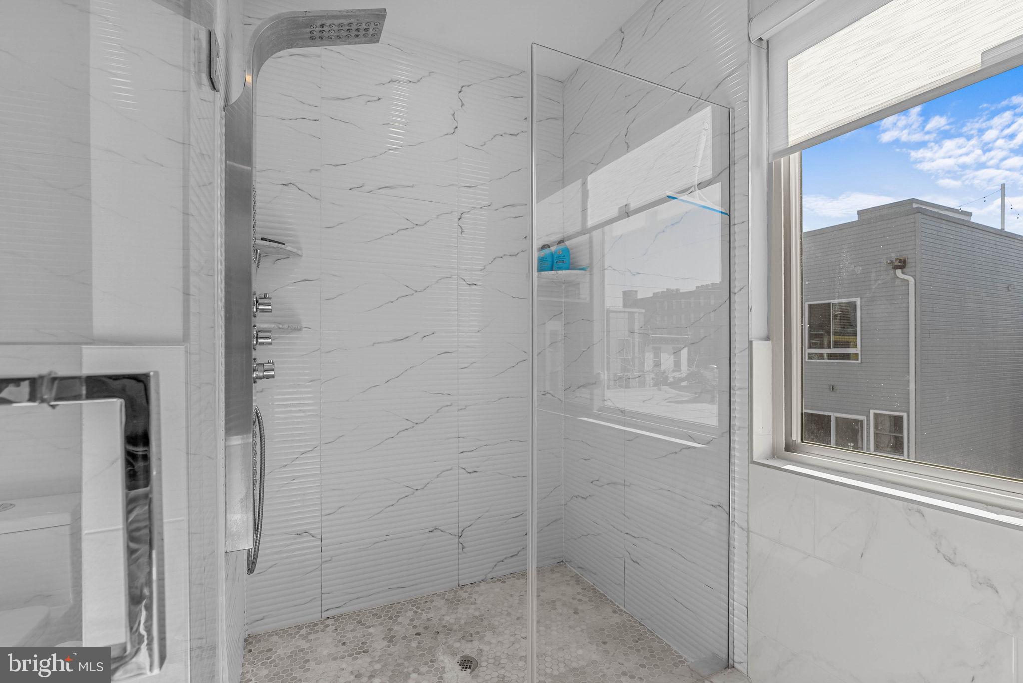 EAST KENSINGTON - Residential