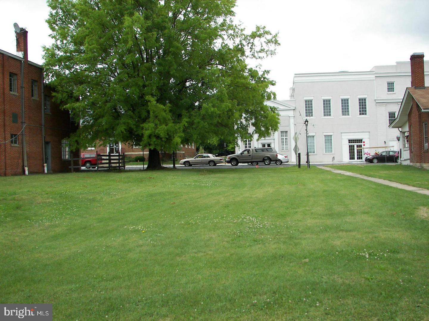 0 W KING STREET