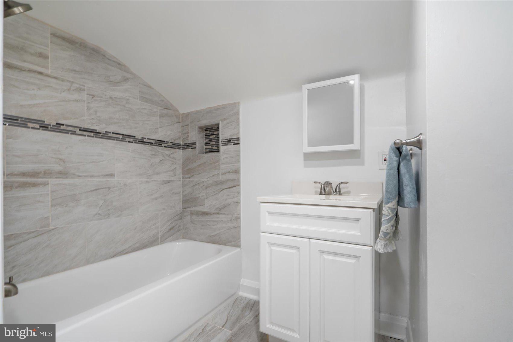 MOUNT WASHINGTON - Residential