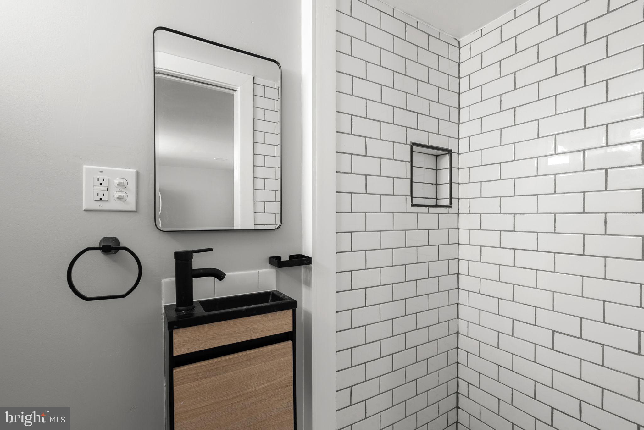 WESTVIEW PARK - Residential Lease