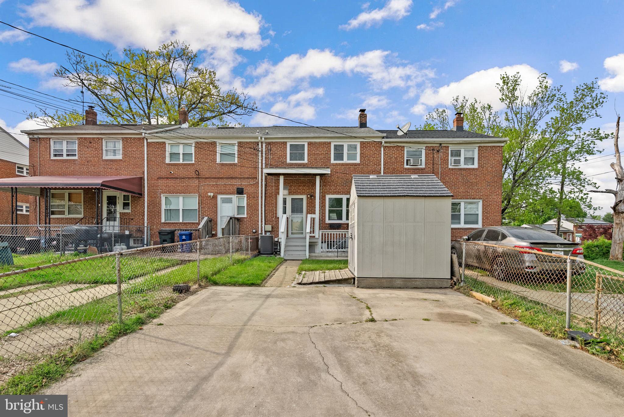 WESTVIEW PARK - Residential Lease