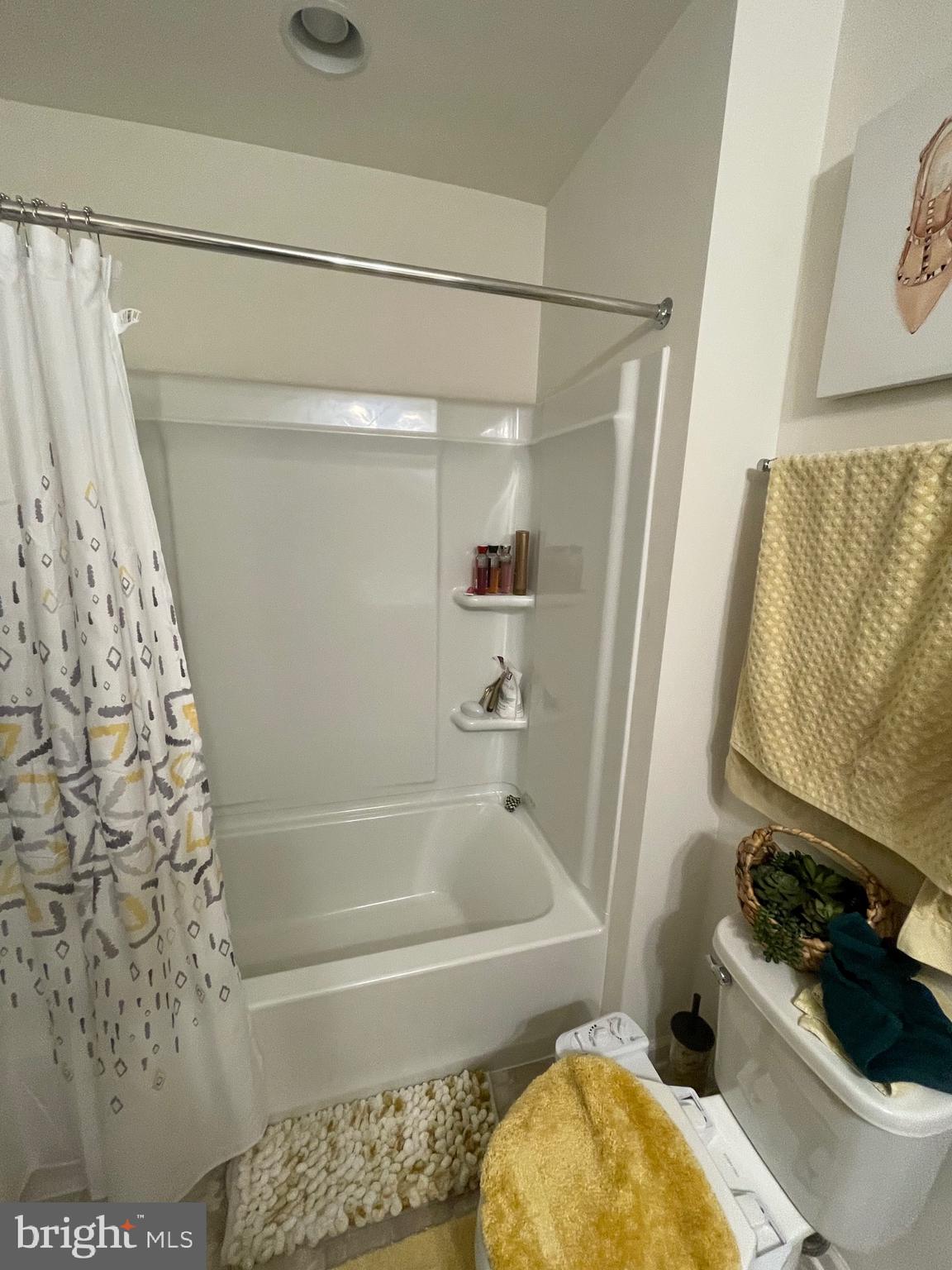 BRIAR RUN - Residential Lease