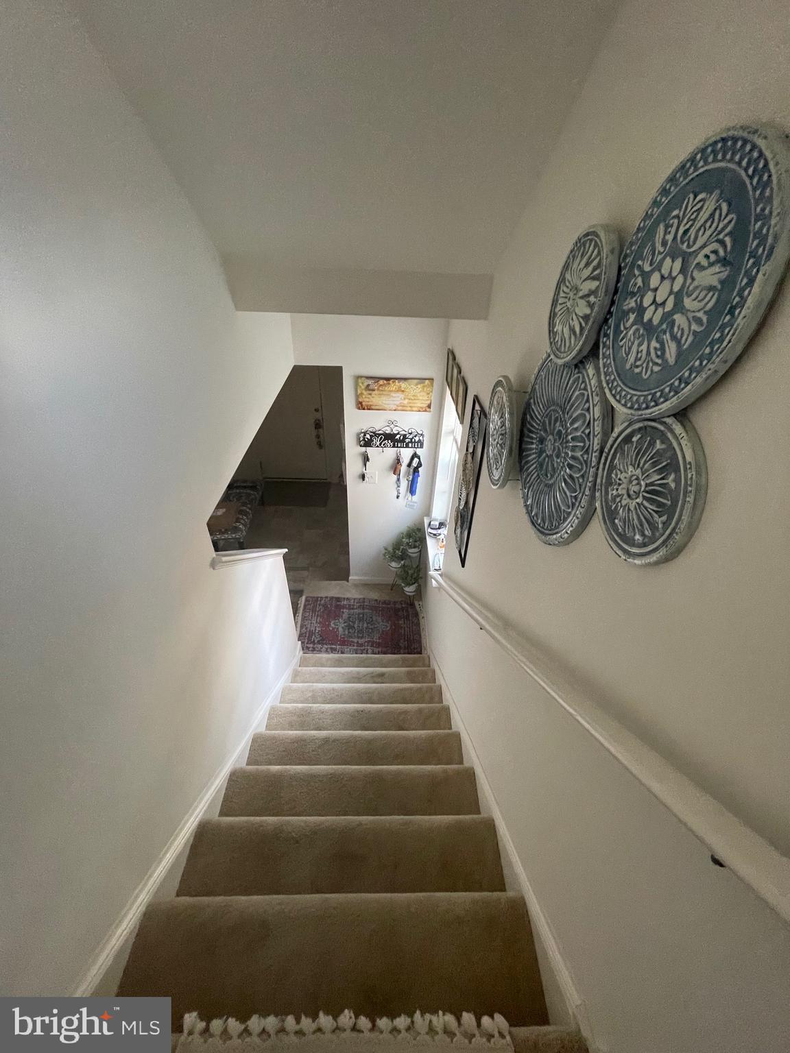 BRIAR RUN - Residential Lease